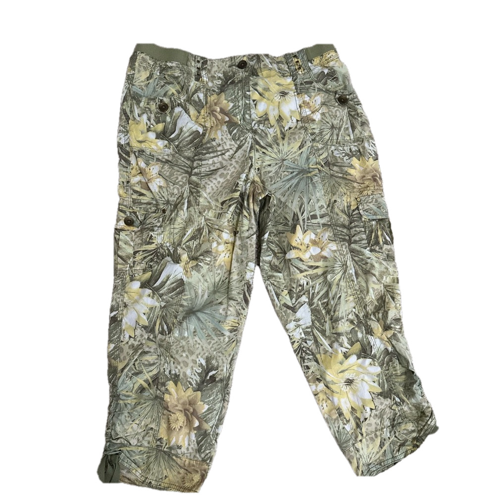 Chico’s Floral Cargo Capri Pants
